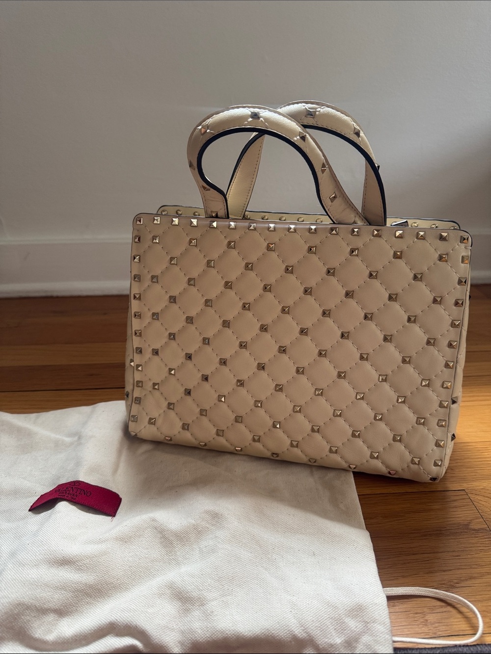 Valentino Garavani Medium Rockstud Spike Shoulder Bag in ivory nappa lambskin